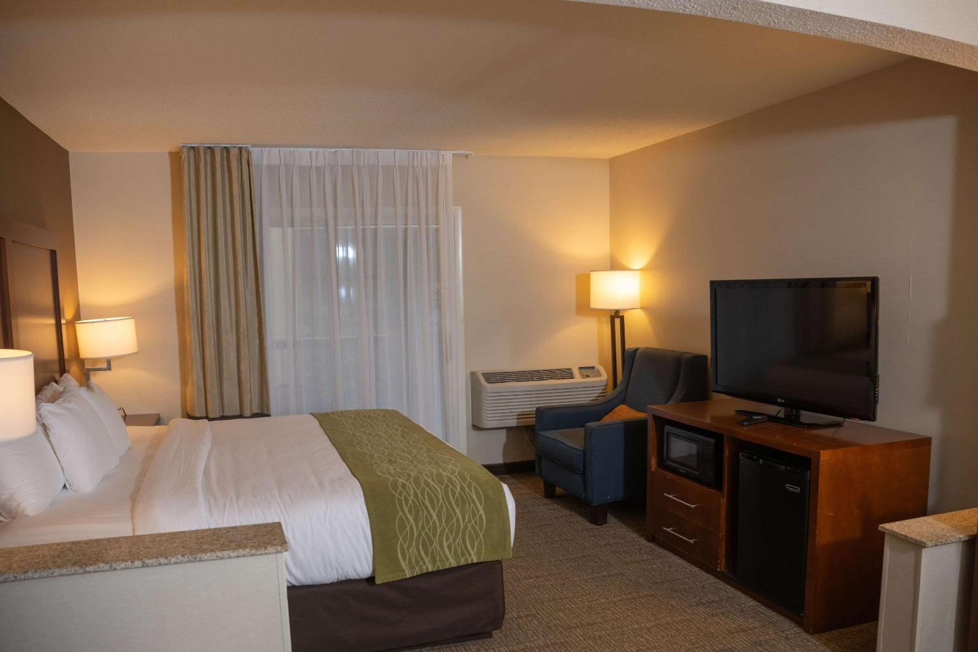 Comfort Inn & Suites Kearsarge Exterior photo