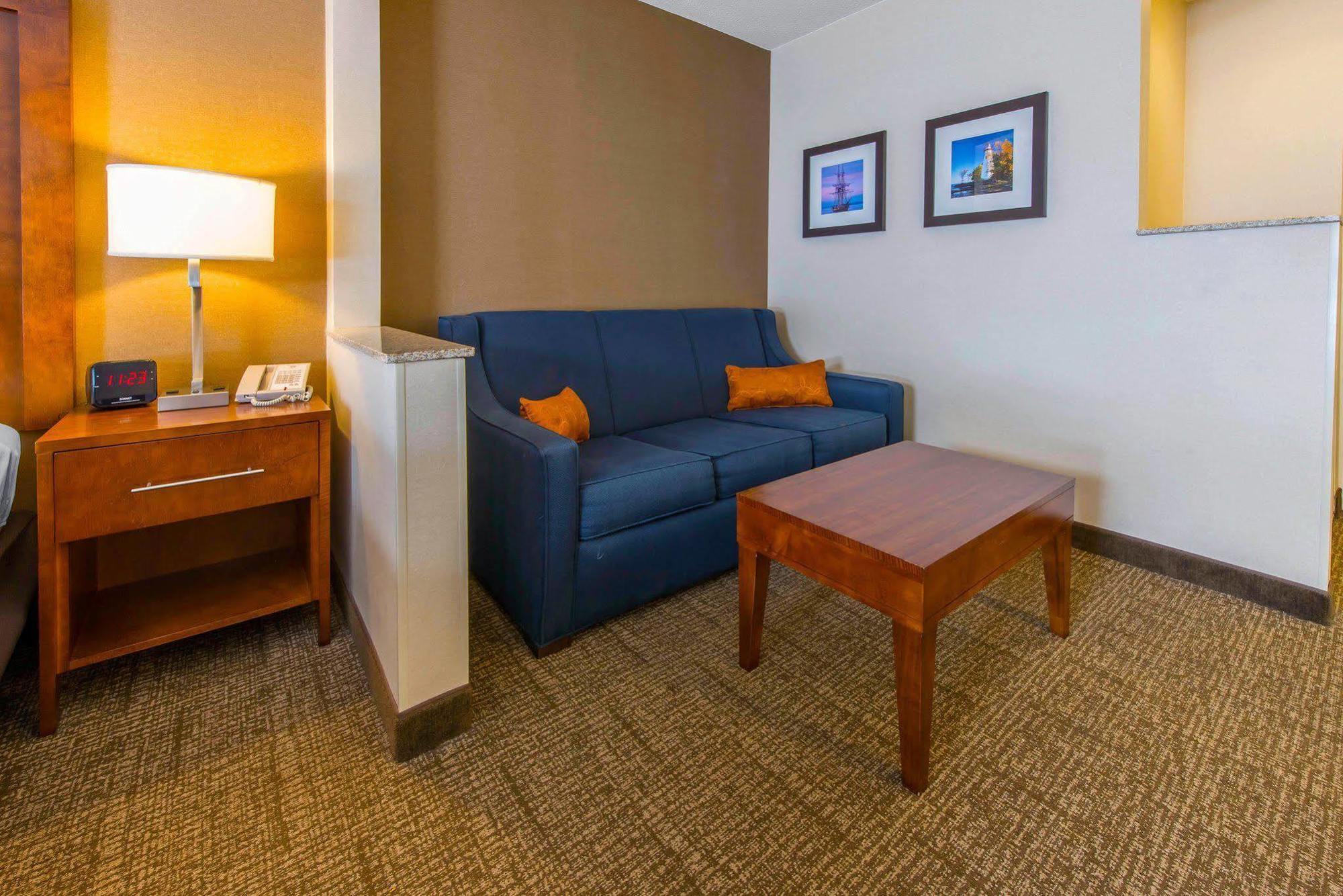 Comfort Inn & Suites Kearsarge Exterior photo
