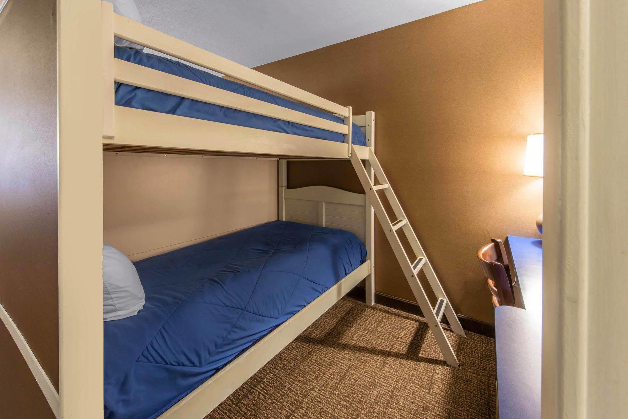 Comfort Inn & Suites Kearsarge Exterior photo